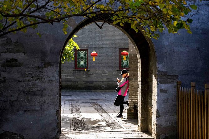 3-Hour Private Hutong Walking Tour with Drum Show at Drum Tower and Tea Tasting - Meeting Your Guide at the Hotel