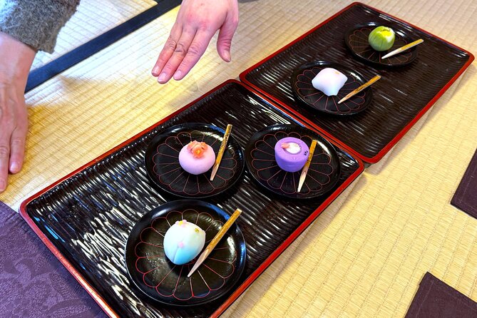 A perfect Japanese experience: Tea Ceremony and Mochi Forming - Why the changing designs matter
