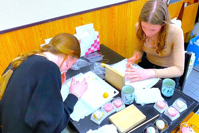 A perfect Japanese experience: Tea Ceremony and Mochi Forming - Timing, age rules, and practical cautions