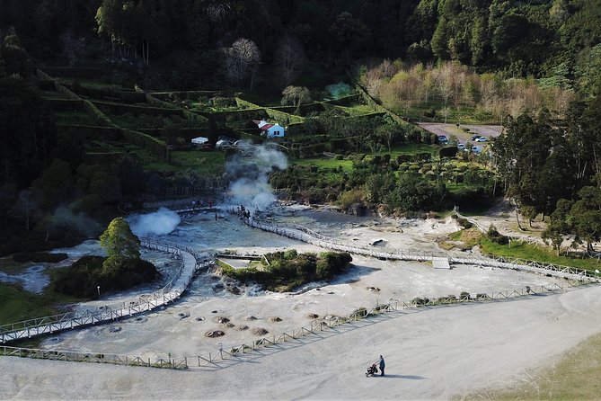 Adventure in the Furnas, with volcanoes, lagoons and tea plantations - Guides and driving make a real difference