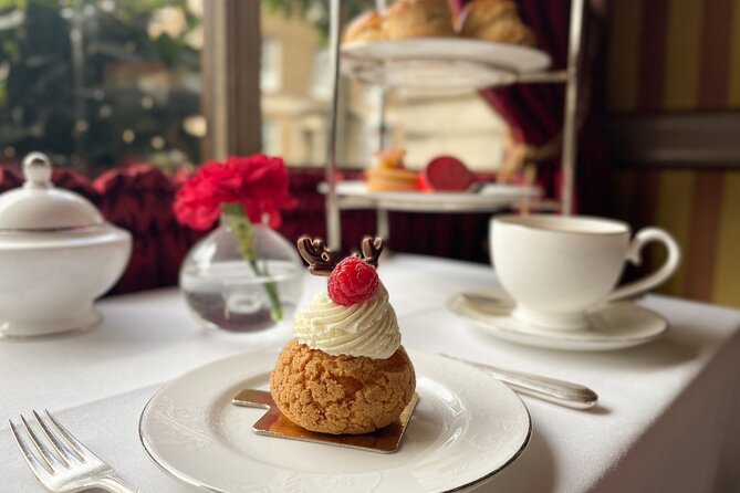 Afternoon Tea at The Rubens at the Palace, Buckingham Palace - Service: polished when the room is running well