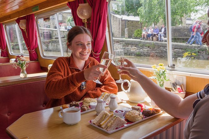Afternoon Tea Cruise in North Yorkshire - What arrives on the afternoon tea stand