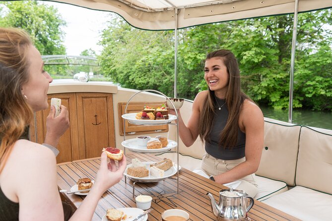 Afternoon Tea Sightseeing River Cruise in Oxford - From Busy River to Quiet Meadows