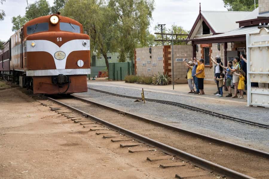 Alice Springs: Red Centre Journey Tour with Morning Tea - Why this morning tour works well in Alice Springs