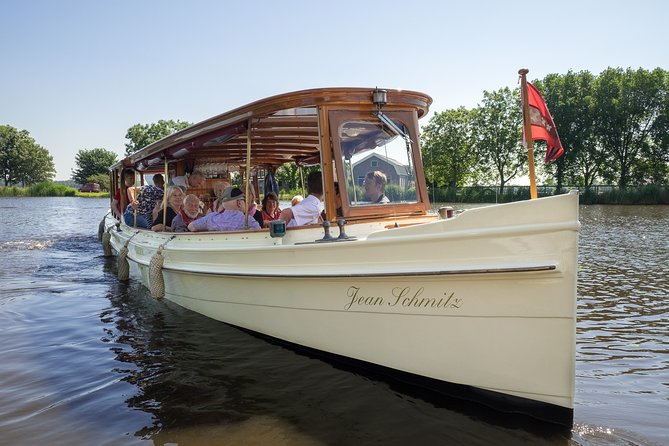 Amsterdam: High Tea Cruise - The captain, crew, and commentary