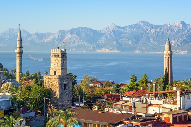 Antalya: Old Town Walking Tour incl. Turkish Tea and Baklava - Old Town Bazaar: a quick introduction to Kaleici