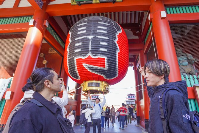Asakusa Cultural Walk & Matcha Making Tour - Meeting Kaminarimon and getting started