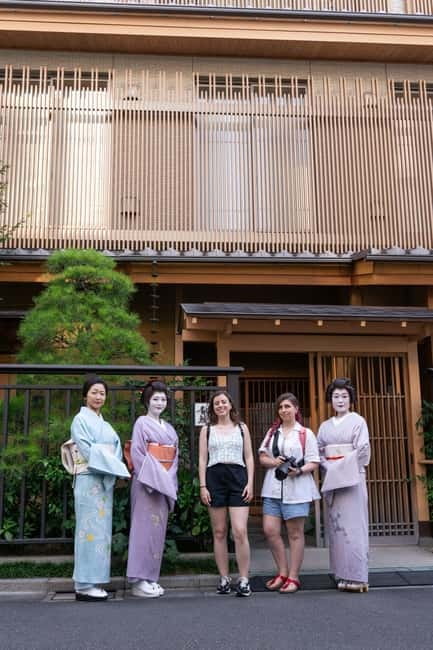 Asakusa: Geisha Performance and Tea House Experience - Entering Miyakodori’s Ozashiki Tea House