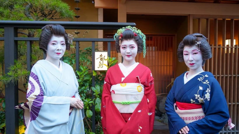 Asakusa: Geisha Performance and Tea House Experience - Konpira Fune Fune Brings the Room to Life