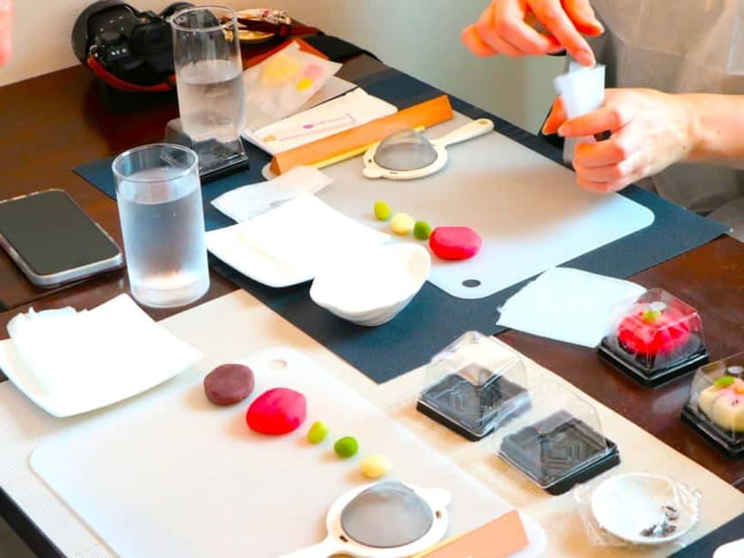 At an Antique Shop, Tea Ceremony and Japanese Sweets Forming - What makes this experience special