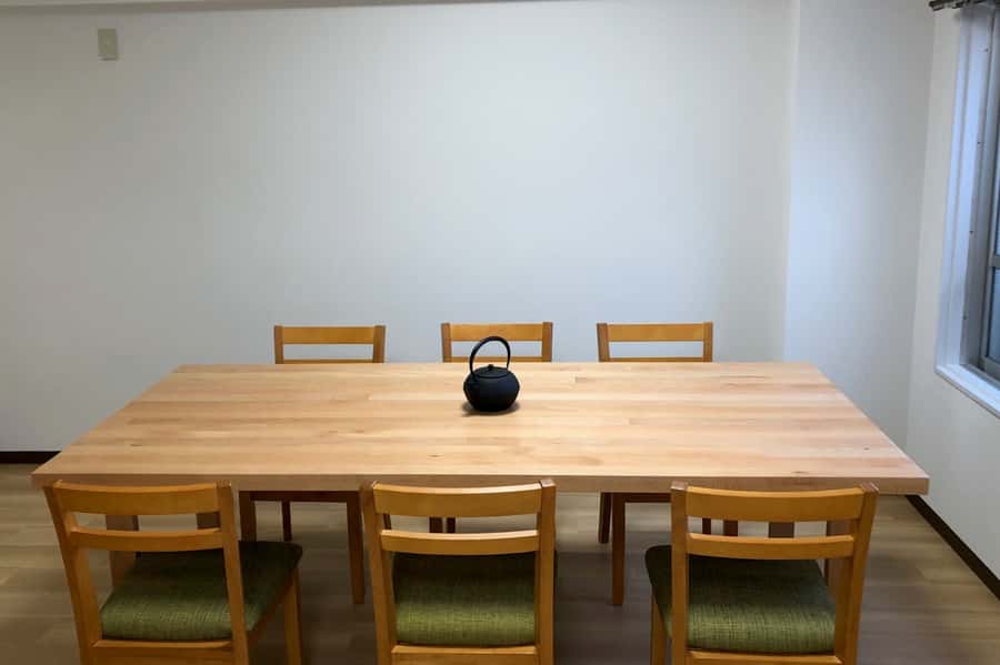 Authentic Japanese tea tasting: sencha, matcha and gyokuro - A quiet apartment setting in central Tokyo