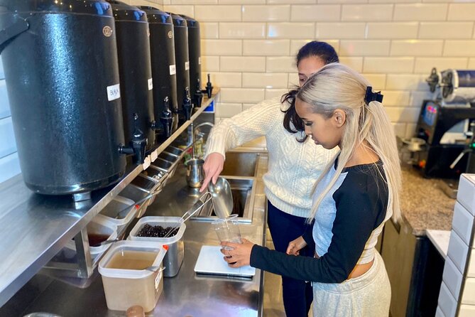 Bubble Tea Making Experience in London - Tasting teas, flavors, and toppings