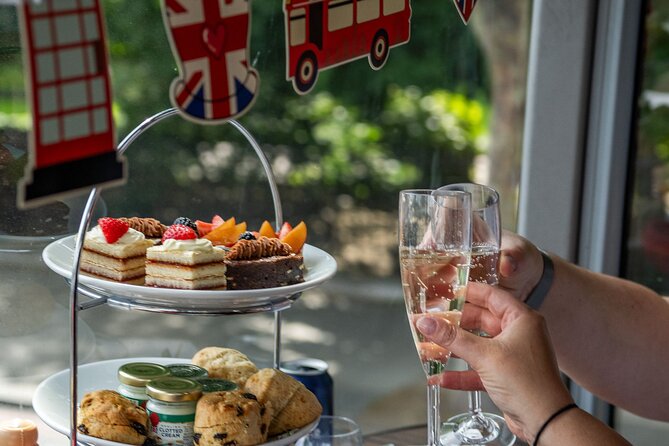 Buckingham Palace & Afternoon Tea Sightseeing Tour with PG Tips - Is $151.24 good value?