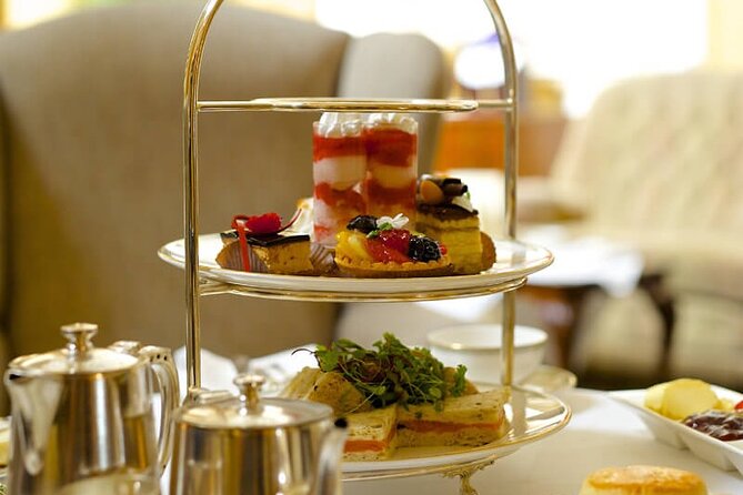 Buckingham Palace, St James Palace & Tea at Kensington Palace - From Green Park to the quiet side of St James’s