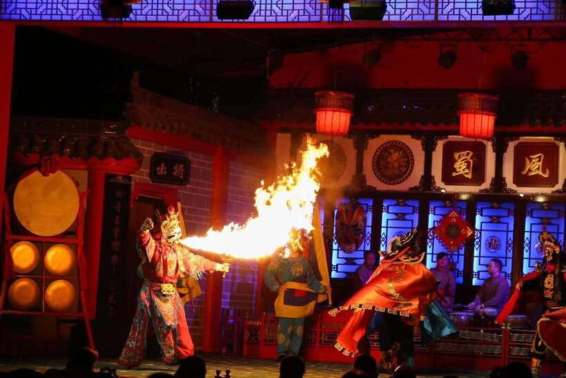 Chengdu: Sichuan Opera Show ShufengYayun & Covered Bowl Tea - What the 80-minute program includes