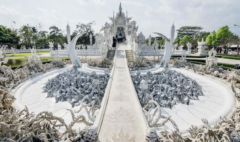Chiang Rai: 7 Major Sites, Golden Triangle & Tea Plantation - Blue Temple: modern color with a Buddhist purpose