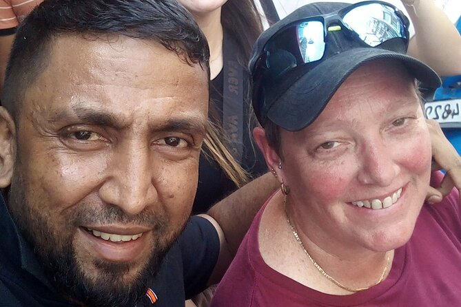 Colombo shopping Tour (Tea, Gems, cinnamon, souvenirs, cotton ) - What the $16 price gives you