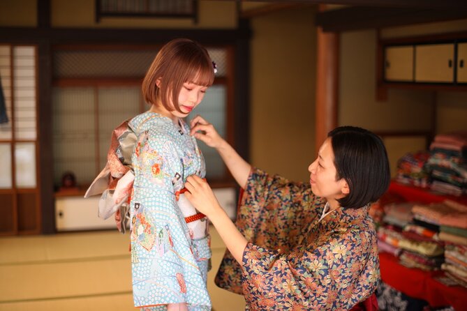 Cultural Activities :Kimono, tea ceremony, Calligraphy and Amulet - Photos, teachers, and the feel of the class