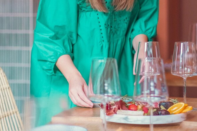 Delightful Scottish Afternoon Tea Experience in Edinburgh - Starting With Fizz, Tea, or Coffee
