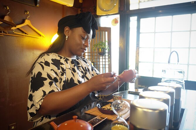 Discover Japanese Tea Blending Techniques in Osaka - Five Japanese teas, five different lessons