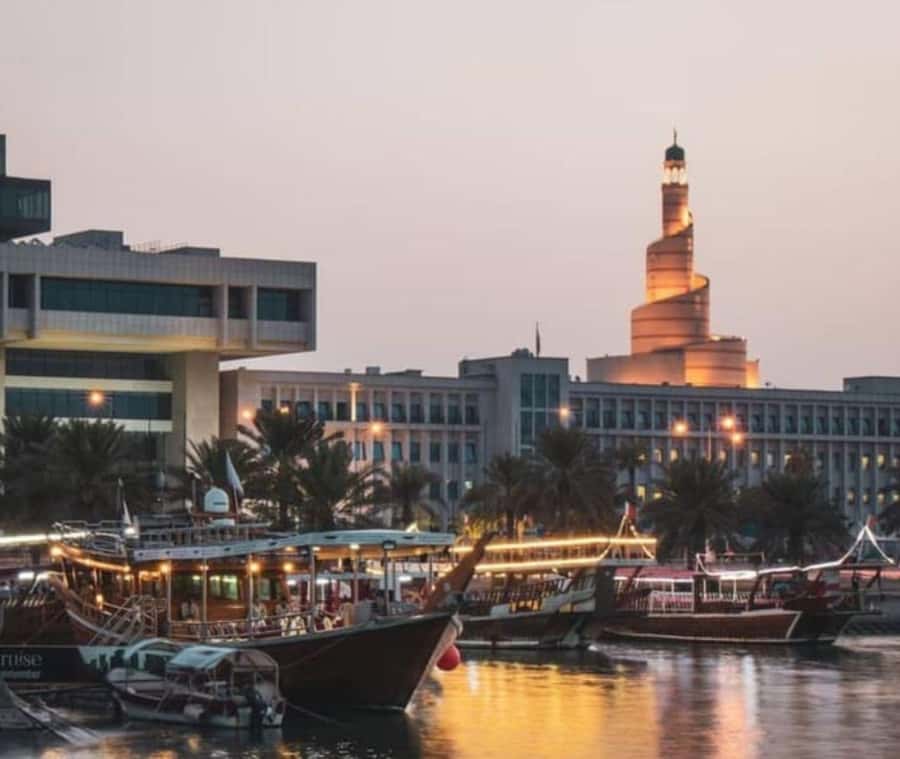 Doha: Dhow Cruise with Pickup, Drop-Off, Tea & Refreshments - Why a dhow is the right way to see Doha