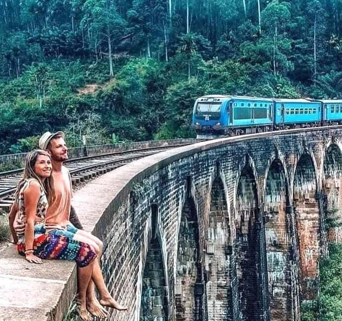 Ella: 9 Arches Bridge, Little Adam's Peak, Tea Factory - Nine Arches Bridge and the art of waiting for a train