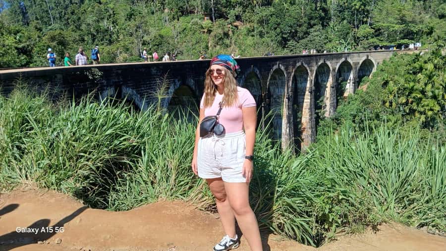 ELLA Lipton Seat Tea Test & Pluck 9Arch, Waterfalls, & Lunch - Tuk-tuk transport and the real cost of the day
