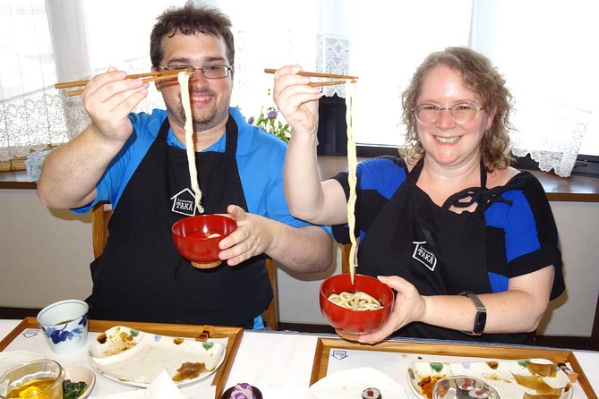 Experience all of Japanese culture and Japanese food experience classes "origami, udon, Japanese food, green tea, calligraphy" in 4 hours - Meeting Taka and Keiko in Omori