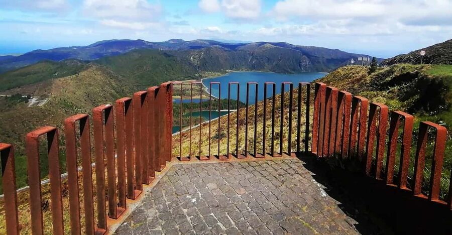Fire Lake, Pineapple & Tea: Half-Day Jeep Tour - Gorreana Tea Plantation: a working side of the island