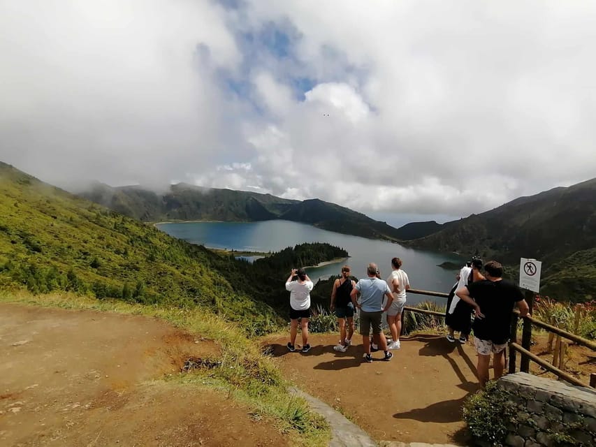 Fire Lake, Pineapple & Tea: Half-Day Jeep Tour - A Arruda Pineapple Plantation: agriculture in a warm setting