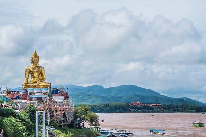 From Chiang Rai: 3 Temples, Golden Triangle Tour, Tea Plantation - The Golden Triangle is a border view, not a full country tour
