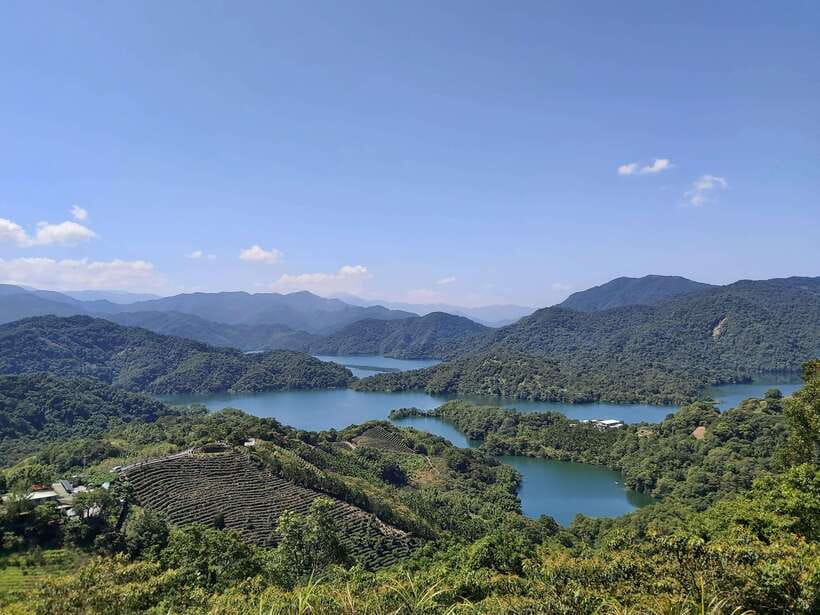 From Taipei: Pinglin Tea Culture and Maokong Guided Day Tour - The Maokong Gondola opens the day