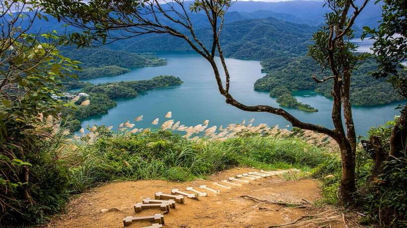 From Taipei: Thousand-Island Lake & Tea Museum Private Tour - Key points at a glance