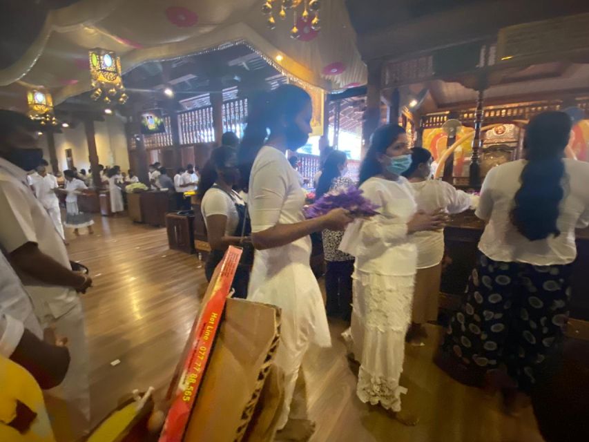 From west coast: Kandy, Tooth temple, Botanical & Tea garden - Matale’s spice garden and the taste of Sri Lanka