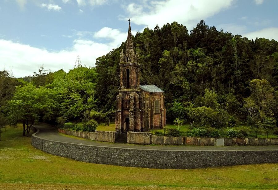 Furnas: Tea Plantations, Lake and Volcano Guided Tour - Vila Franca do Campo and its famous islet