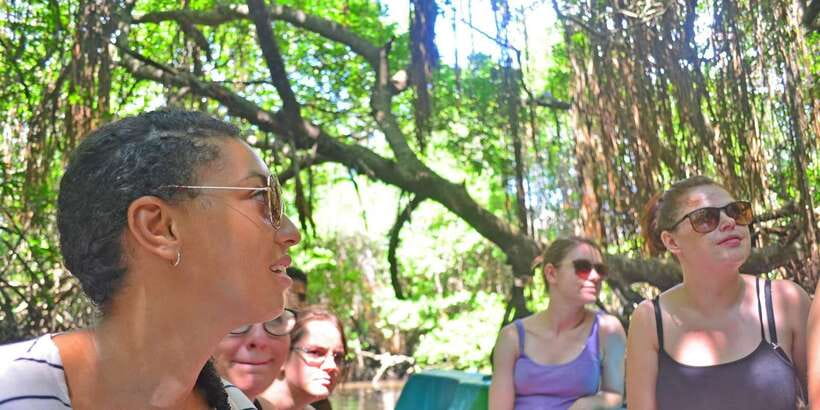 Galle Day Trip with River Safari, Sea Turtles & Tea Factory - A Buddhist temple adds a quieter pause