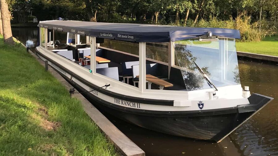 Giethoorn : 1 Hour Canal Cruise in Village With Coffee/Tea - Is one hour enough?