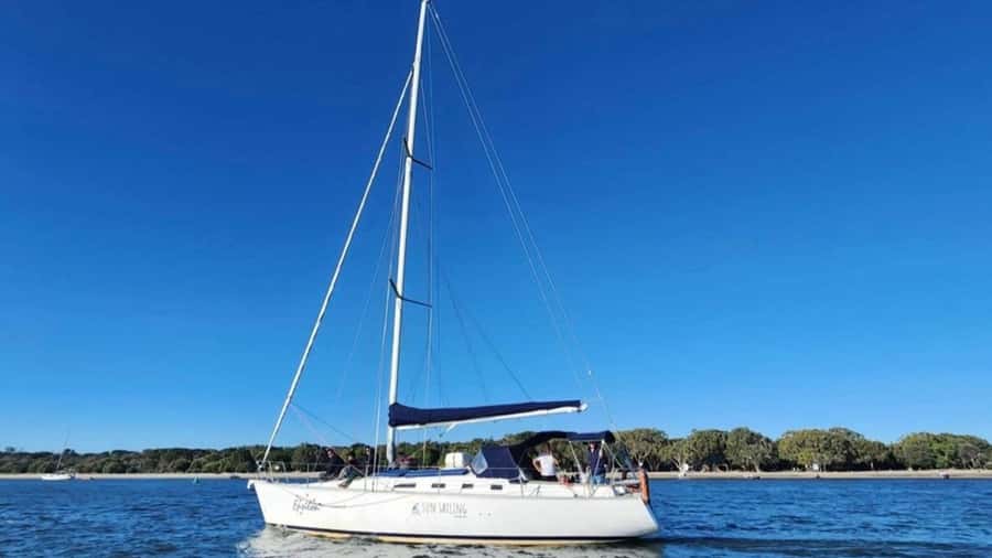 Gold Coast Private Lunch Sailing Charter for up to 10 guests - Sailing aboard the 38-foot yacht