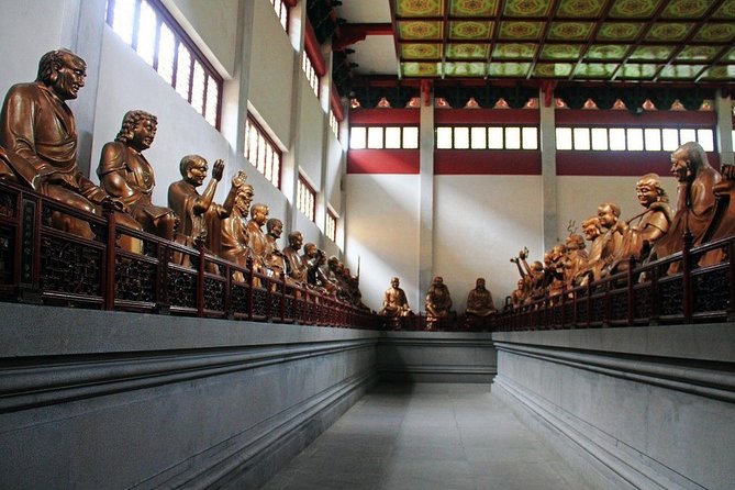 Half-Day Hangzhou Private Tour with Green Tea Village and Lingyin Temple - Longjing Village and the green tea fields