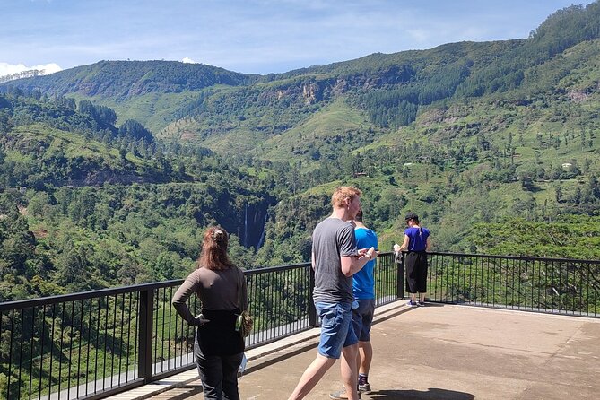 Half-Day Private Trip to Waterfalls and Tea Factory - Ramboda Waterfall and the 500-meter climb