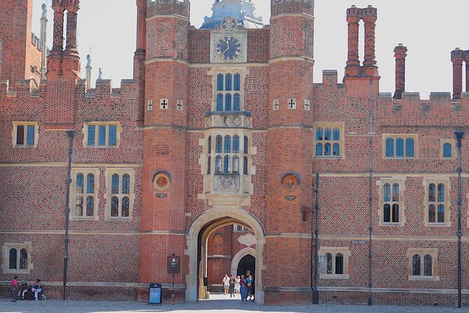 Hampton Court Guided Tour. Full day Access & High Tea - Full-day access makes the $212.12 price easier to judge