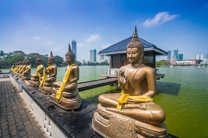 Highlights Colombo Day Tour With Afternoon HIGH TEA In Galle Face Hotel - Colombo Fort and the Old Lighthouse