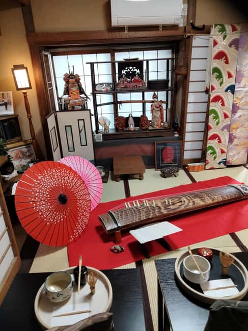 Hiroshima: Kimono, Koto, and Simple Tea Ceremony Experience - Choosing and wearing a traditional kimono