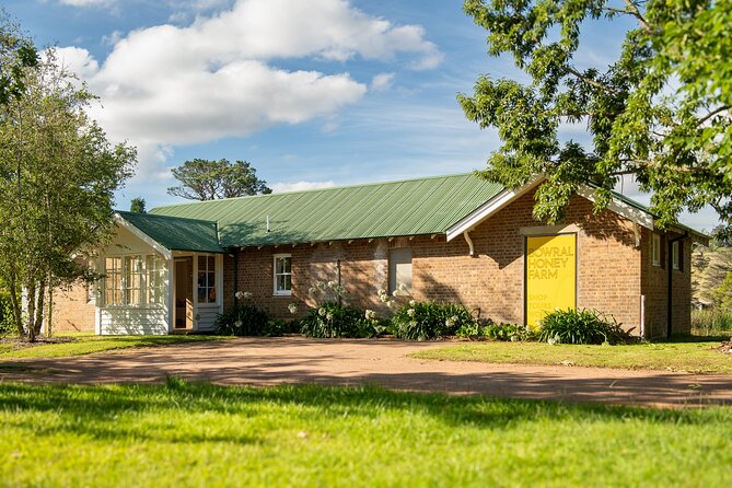 Honey Farm Tour. Morning Tea. Guided Tasting - Starting beside the hives at 11:00 am
