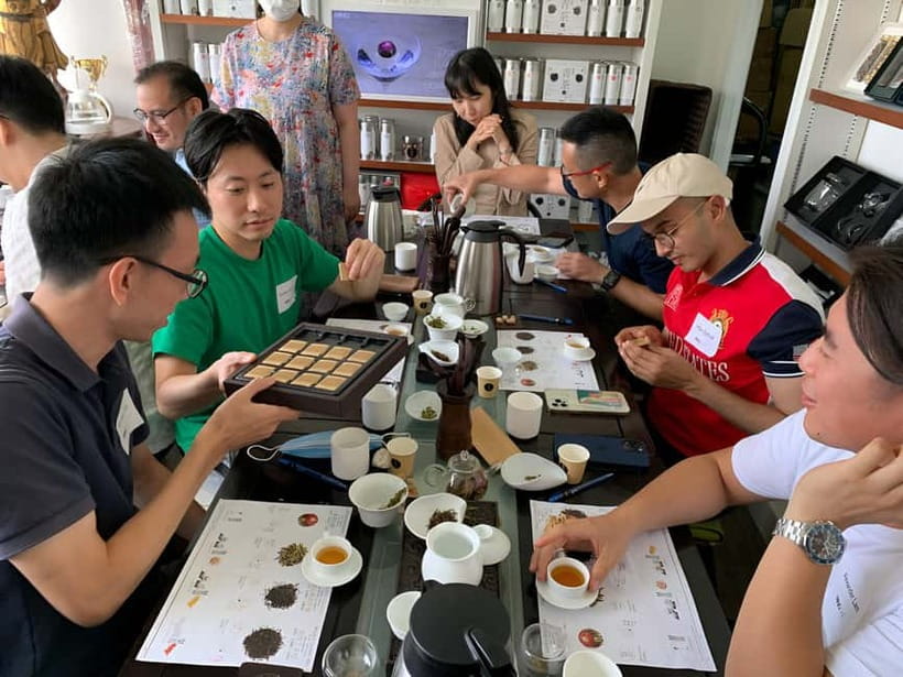 Hong Kong: MingCha Tea Tasting and Pairing Workshop - Brewing with a gaiwan instead of just watching
