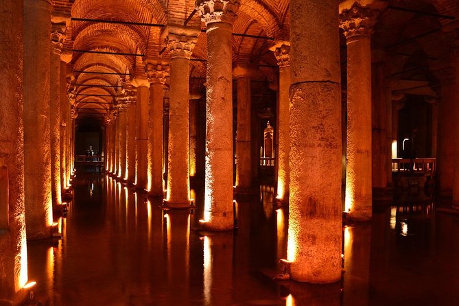 Istanbul Highlights: Guided Tour with Turkish Tea or Coffee - Hagia Sophia: Powerful, Beautiful, and Not Cheap