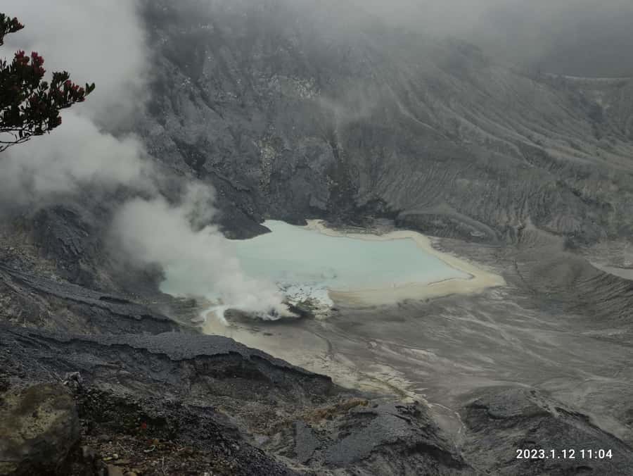 Jakarta :Volcano, HotSpring, Tea Factory, RiceField, &Coffee - The Private Car, Guide, and Pace