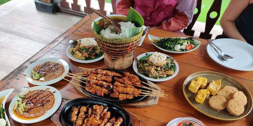 Jakarta: Volcano, Tea/Rice Fields, Hot Spring, Local Food - Key things to know before booking