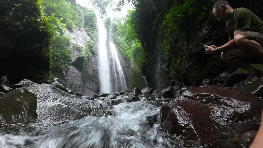 Jakarta: Waterfalls, Volcano, White Crater, Tea, Hot Spring - Tangkuban Perahu and the active volcano