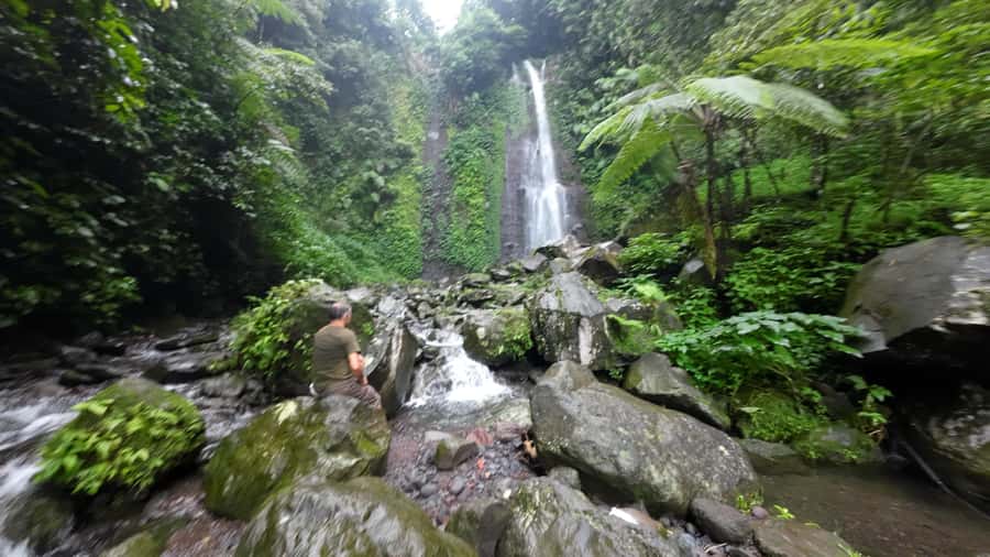 Jakarta: Waterfalls, Volcano, White Crater, Tea, Hot Spring - Swimming, photography, and practical clothing